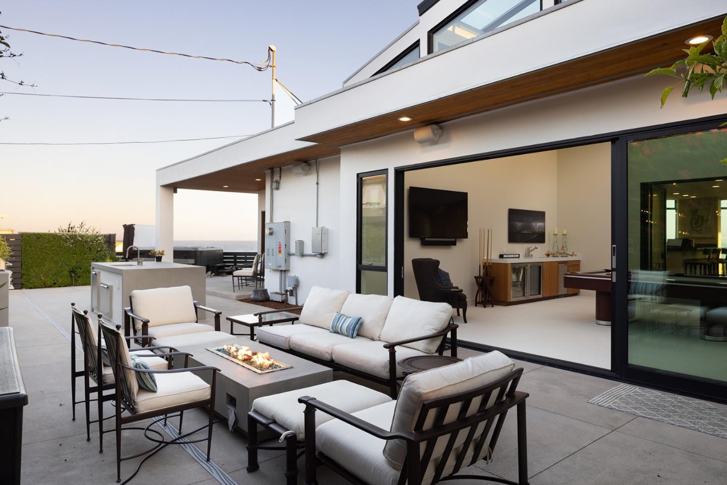 Santa Cruz, California, 95062, United States, 4 Bedrooms Bedrooms, ,4 BathroomsBathrooms,Residential,For Sale,1898604