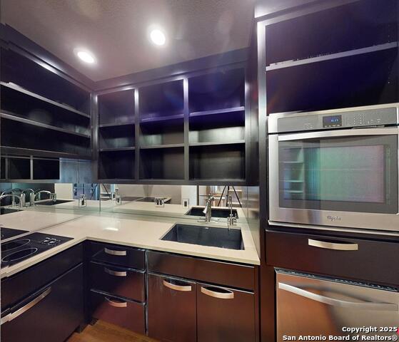 Kerrville, Texas, 78028, United States, 3 Bedrooms Bedrooms, ,5 BathroomsBathrooms,Residential,For Sale,2002540