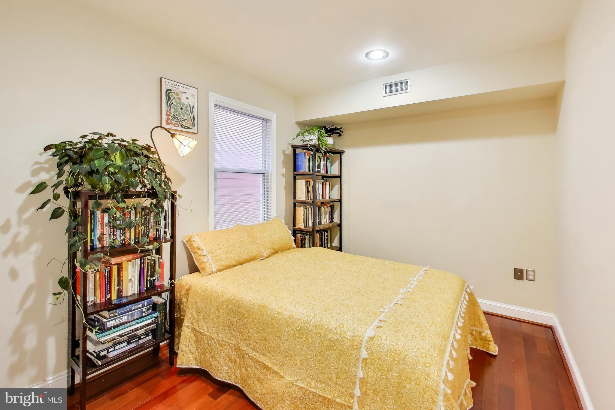 Washington, District of Columbia, 20010, United States, 2 Bedrooms Bedrooms, ,2 BathroomsBathrooms,Residential,For Sale,1974209