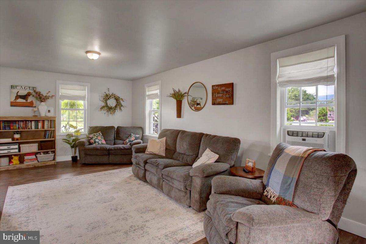 Orrstown, Pennsylvania, 17244, United States, 4 Bedrooms Bedrooms, ,2 BathroomsBathrooms,Residential,For Sale,1906124