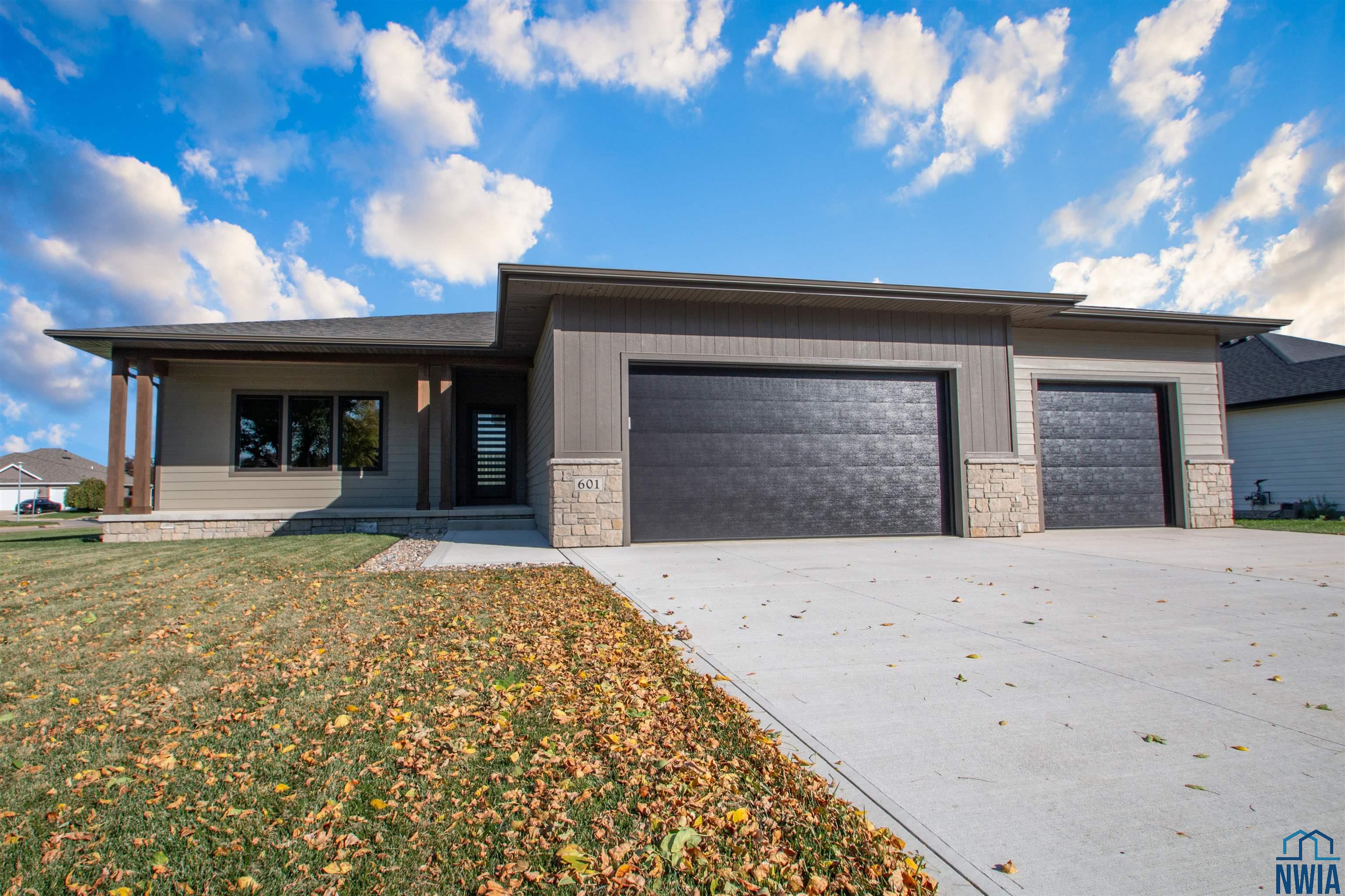 Sergeant Bluff, Iowa, 51054, United States, 5 Bedrooms Bedrooms, ,3 BathroomsBathrooms,Residential,For Sale,1994192