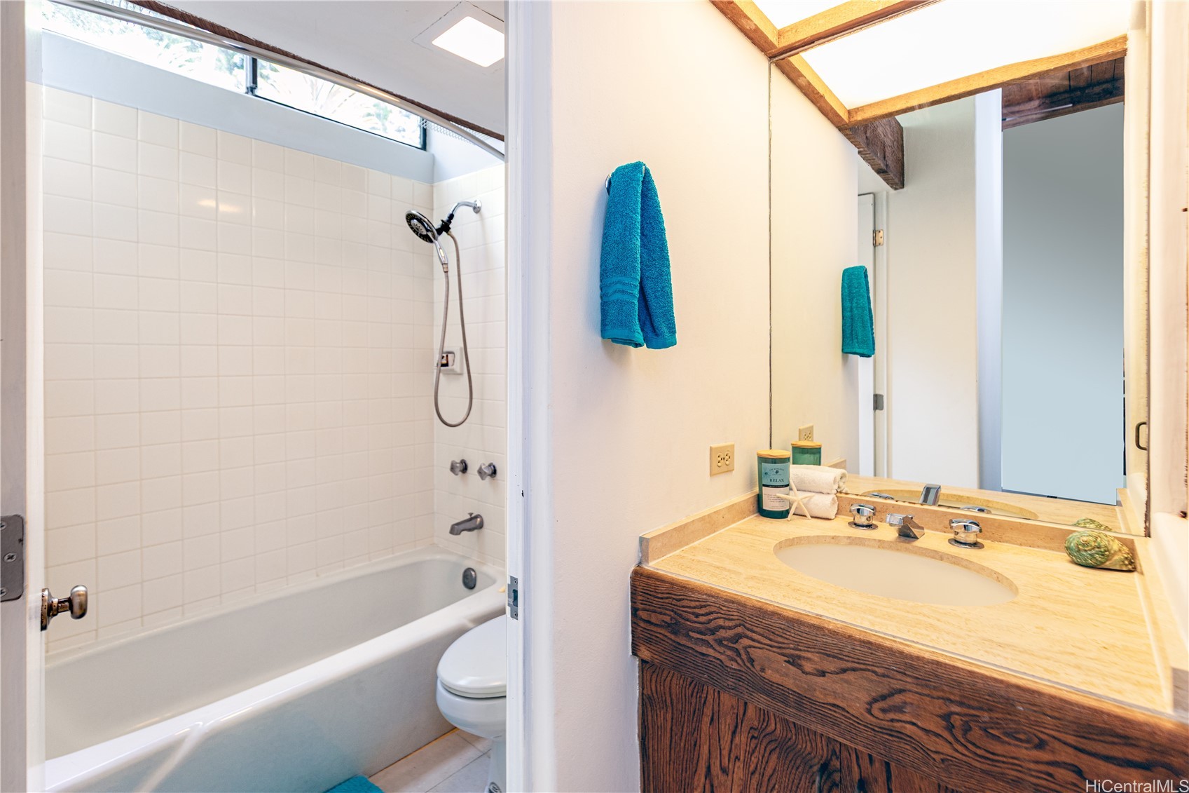 Kaneohe, Hawaii, 96744, United States, 2 Bedrooms Bedrooms, ,3 BathroomsBathrooms,Residential,For Sale,1988313