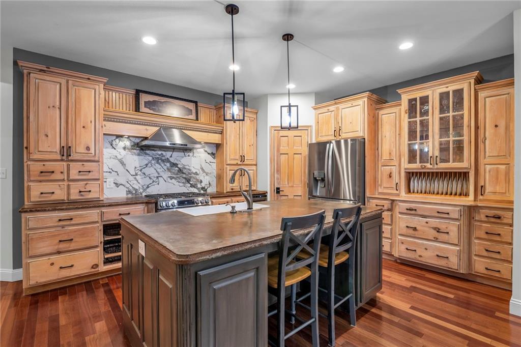 Lawrence, Kansas, 66049, United States, 5 Bedrooms Bedrooms, ,5 BathroomsBathrooms,Residential,For Sale,1848168