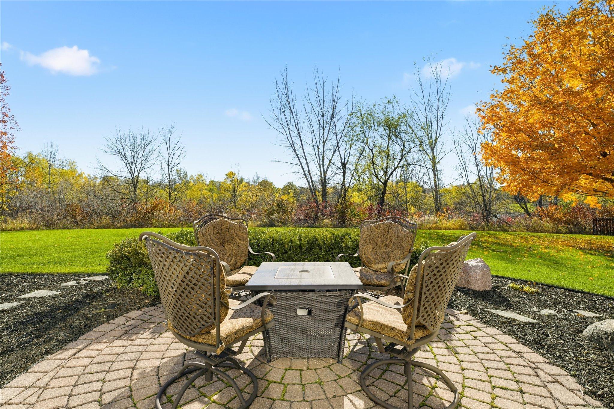 Medina, Minnesota, 55340, United States, 5 Bedrooms Bedrooms, ,3 BathroomsBathrooms,Residential,For Sale,1989034