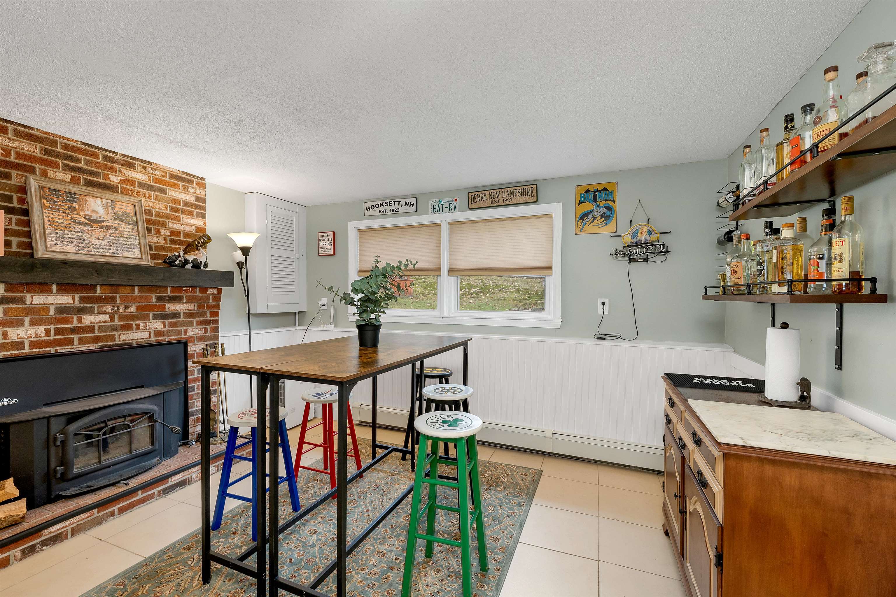 Hooksett, New Hampshire, 03106, United States, 3 Bedrooms Bedrooms, ,2 BathroomsBathrooms,Residential,For Sale,1992104