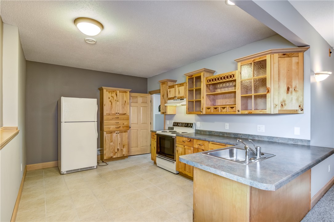 Eau Claire, Wisconsin, 54701, United States, 5 Bedrooms Bedrooms, ,4 BathroomsBathrooms,Residential,For Sale,1976179