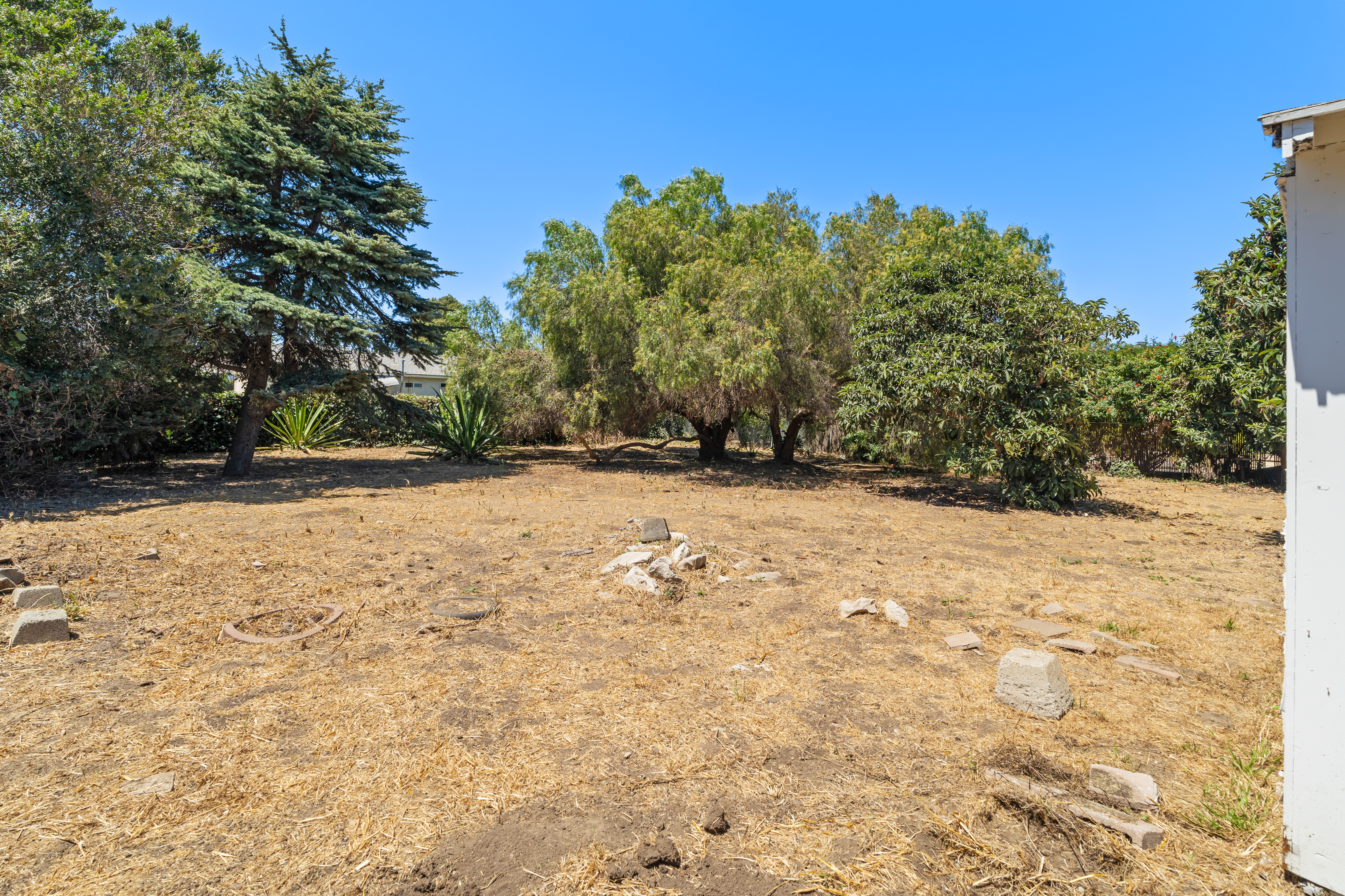  790 South Saticoy Avenue, Ventura, CA 93004 - 物件實景