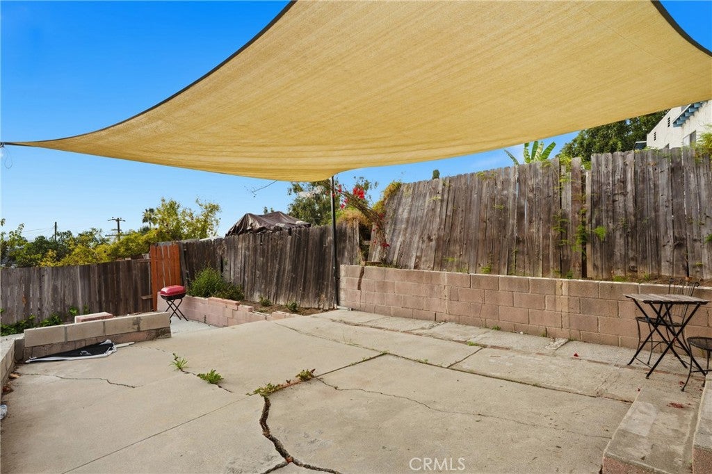 Los Angeles, California, 90063, United States, 2 Bedrooms Bedrooms, ,1 BathroomBathrooms,Residential,For Sale,1990797