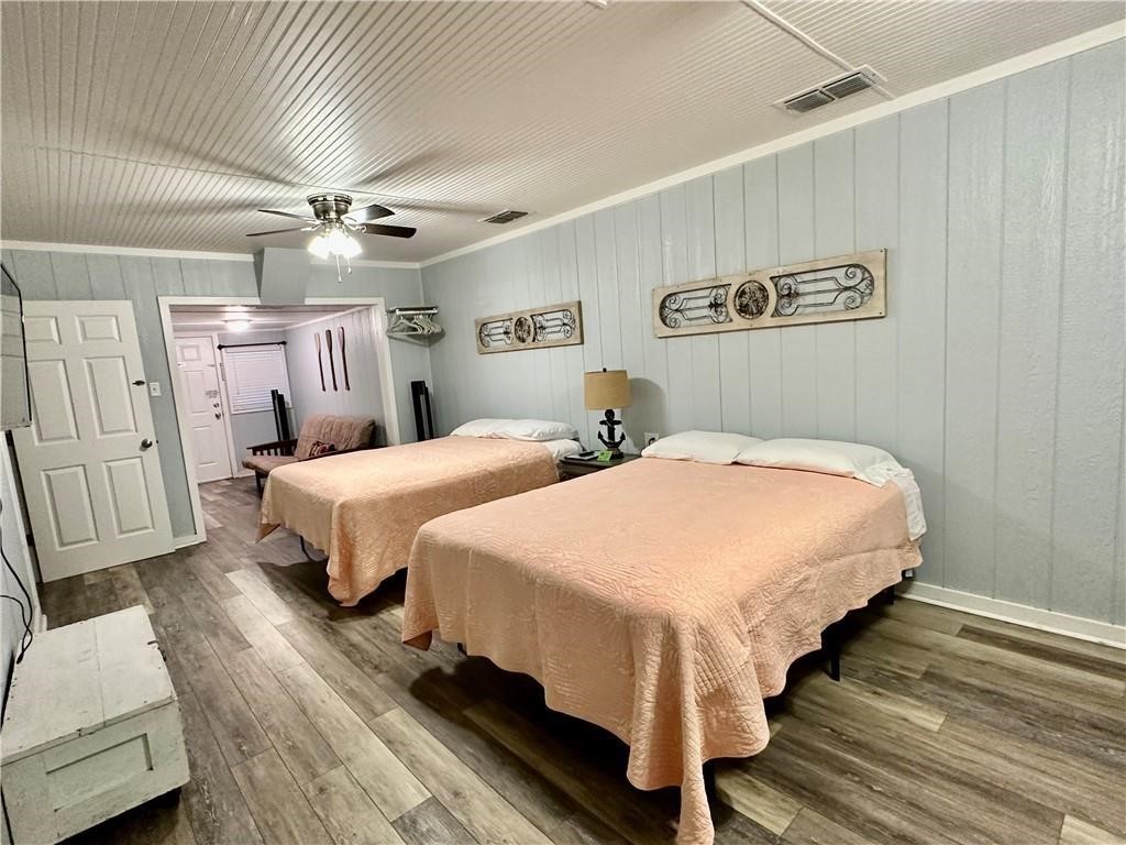 Corpus Christi, Texas, 78402, United States, 4 Bedrooms Bedrooms, ,3 BathroomsBathrooms,Residential,For Sale,1934192