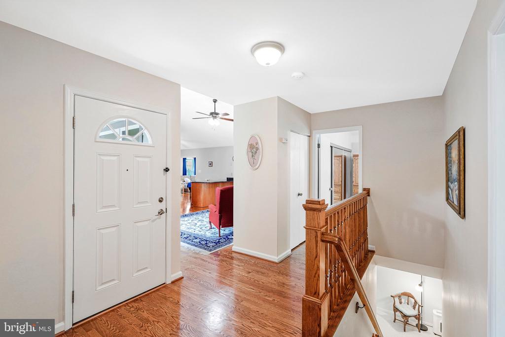 Burke, Virginia, 22015, United States, 3 Bedrooms Bedrooms, ,3 BathroomsBathrooms,Residential,For Sale,2049258