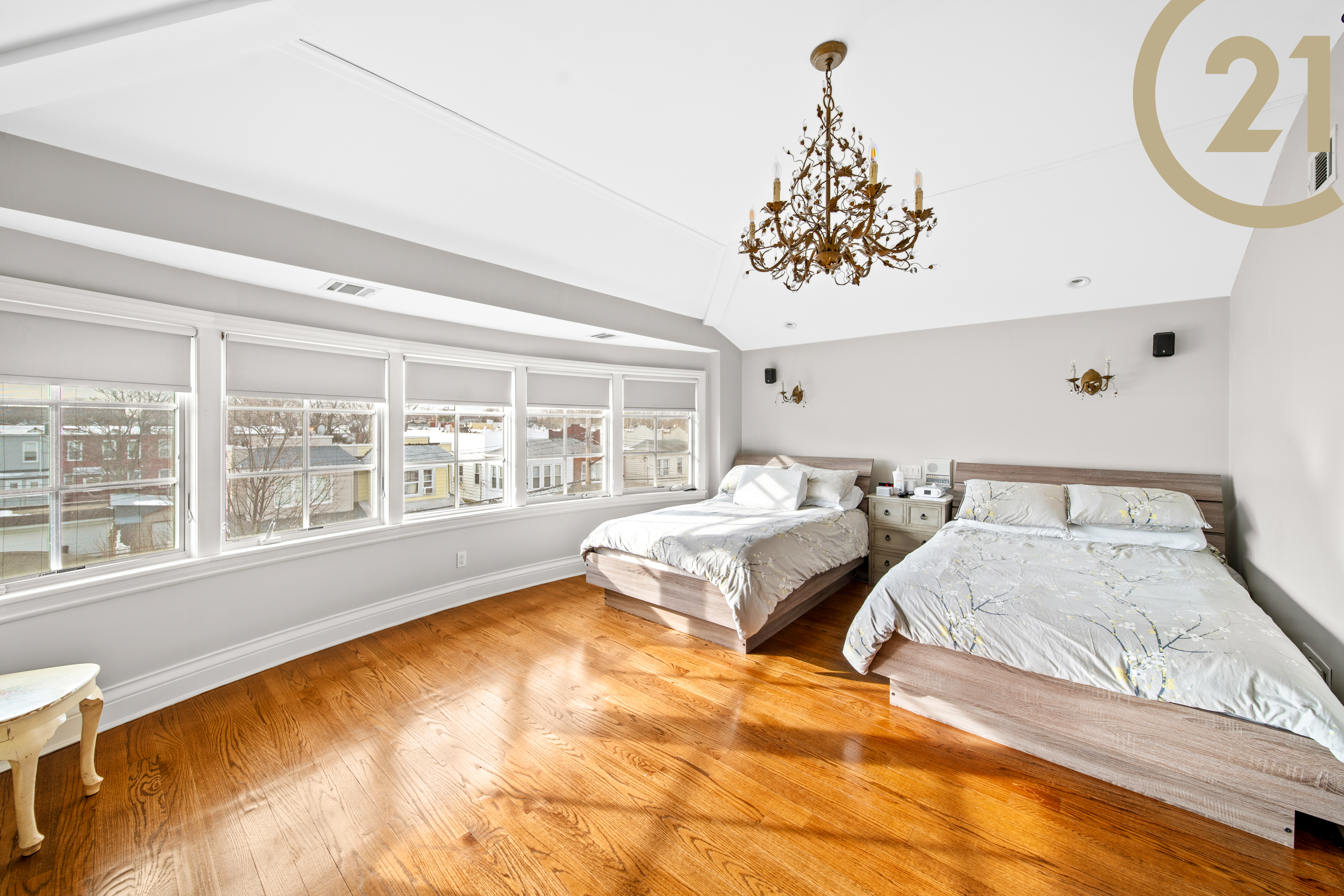 Brooklyn, New York, 11210, United States, 7 Bedrooms Bedrooms, ,5 BathroomsBathrooms,Residential,For Sale,1895266