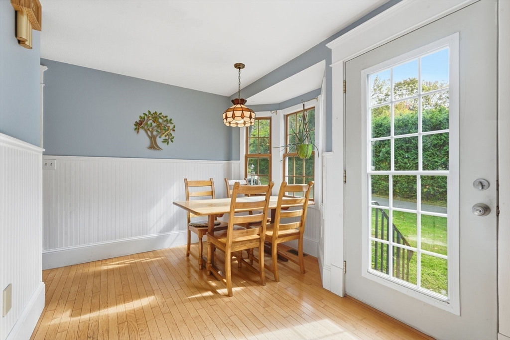 South Hadley, Massachusetts, 01075, United States, 4 Bedrooms Bedrooms, ,2 BathroomsBathrooms,Residential,For Sale,1970886