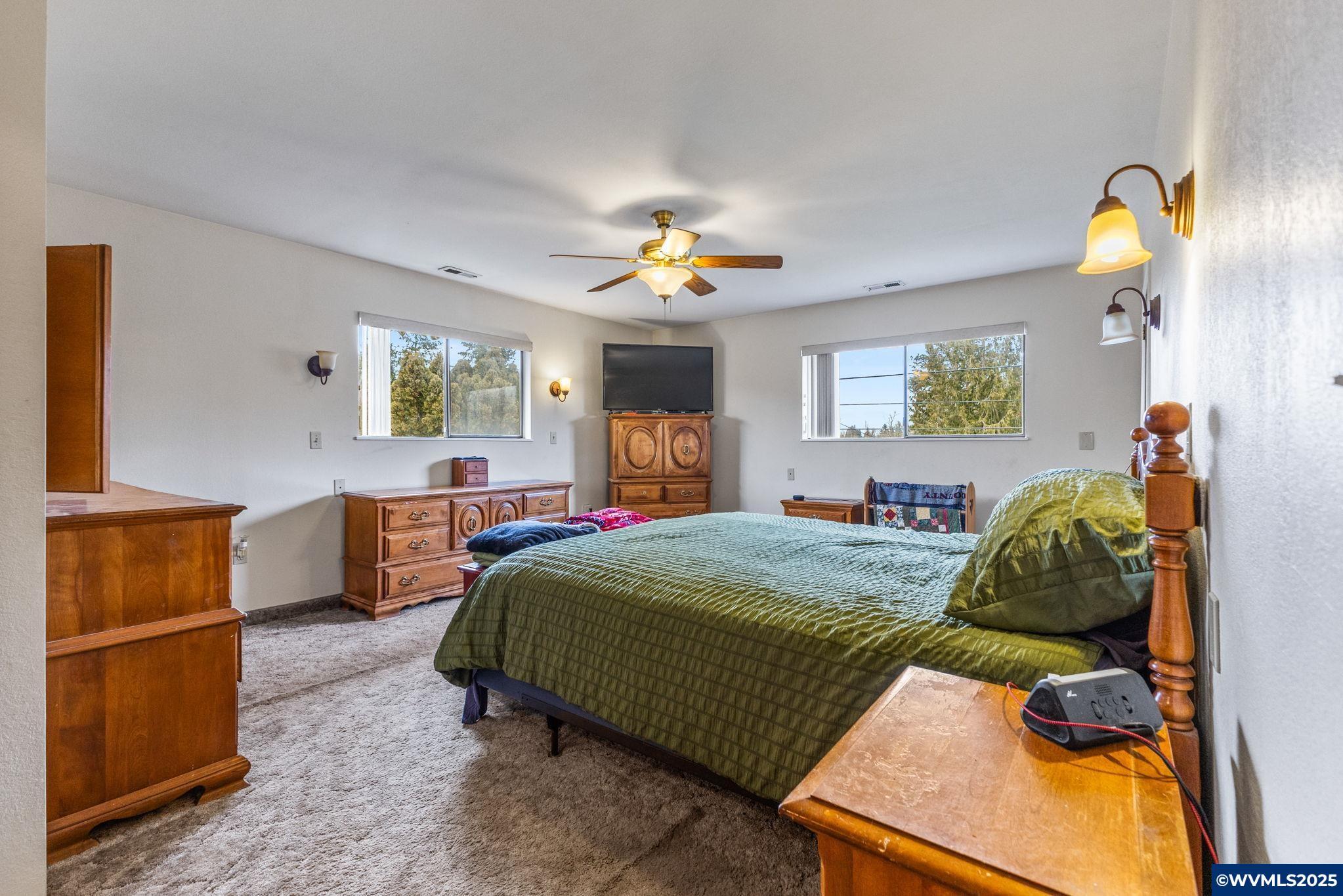 Salem, Oregon, 97317, United States, 6 Bedrooms Bedrooms, ,4 BathroomsBathrooms,Residential,For Sale,1907715