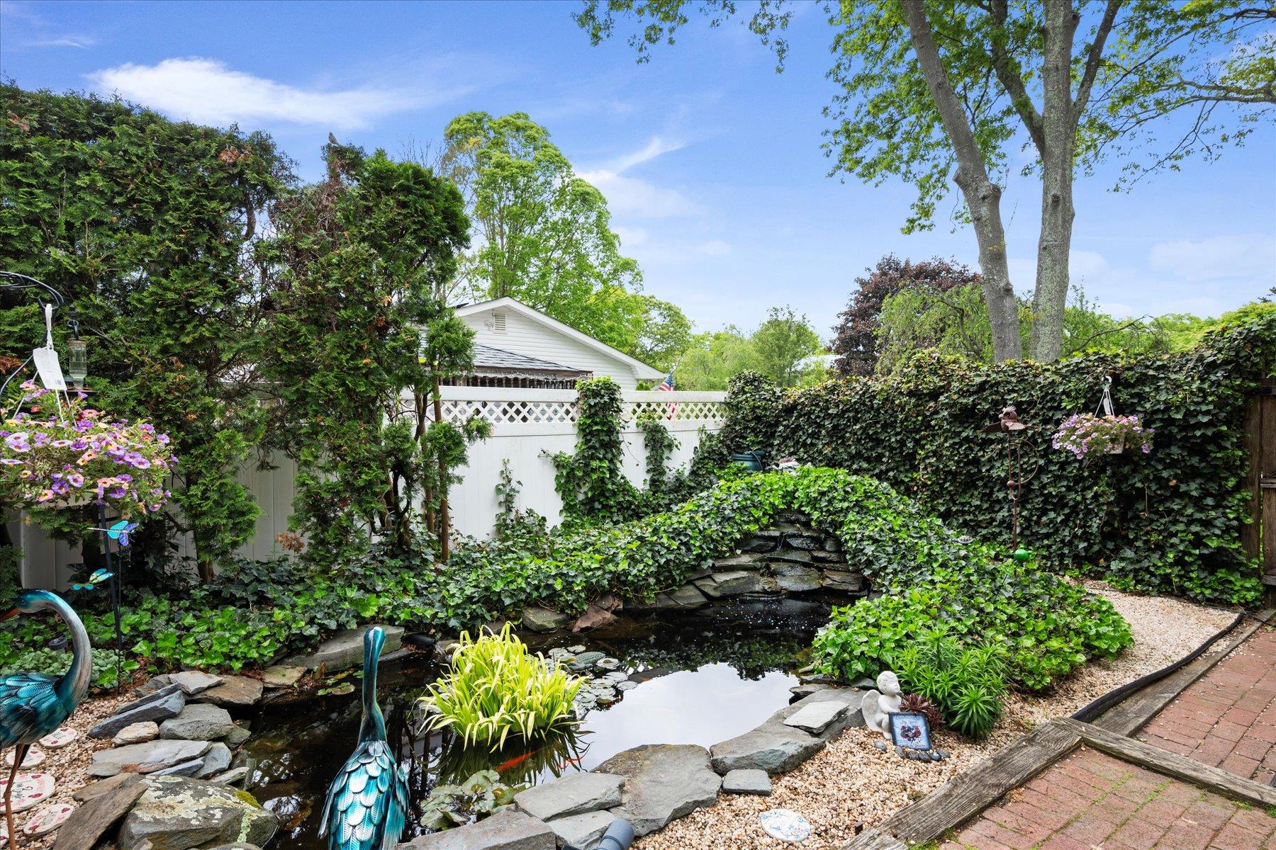 East Moriches, New York, 11940, United States, 3 Bedrooms Bedrooms, ,1 BathroomBathrooms,Residential,For Sale,1837952