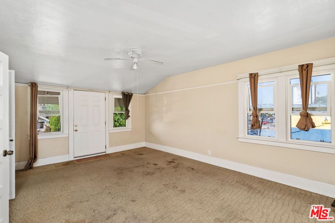 Los Angeles, California, 90043, United States, 3 Bedrooms Bedrooms, ,3 BathroomsBathrooms,Residential,For Sale,1818072