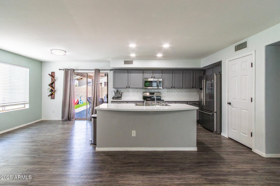 Litchfield Park, Arizona, 85340, United States, 4 Bedrooms Bedrooms, ,2 BathroomsBathrooms,Residential,For Sale,1878994