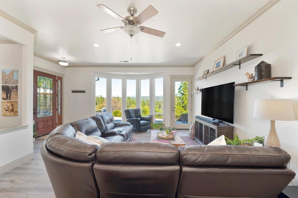 Placerville, California, 95667, United States, 4 Bedrooms Bedrooms, ,3 BathroomsBathrooms,Residential,For Sale,1872985