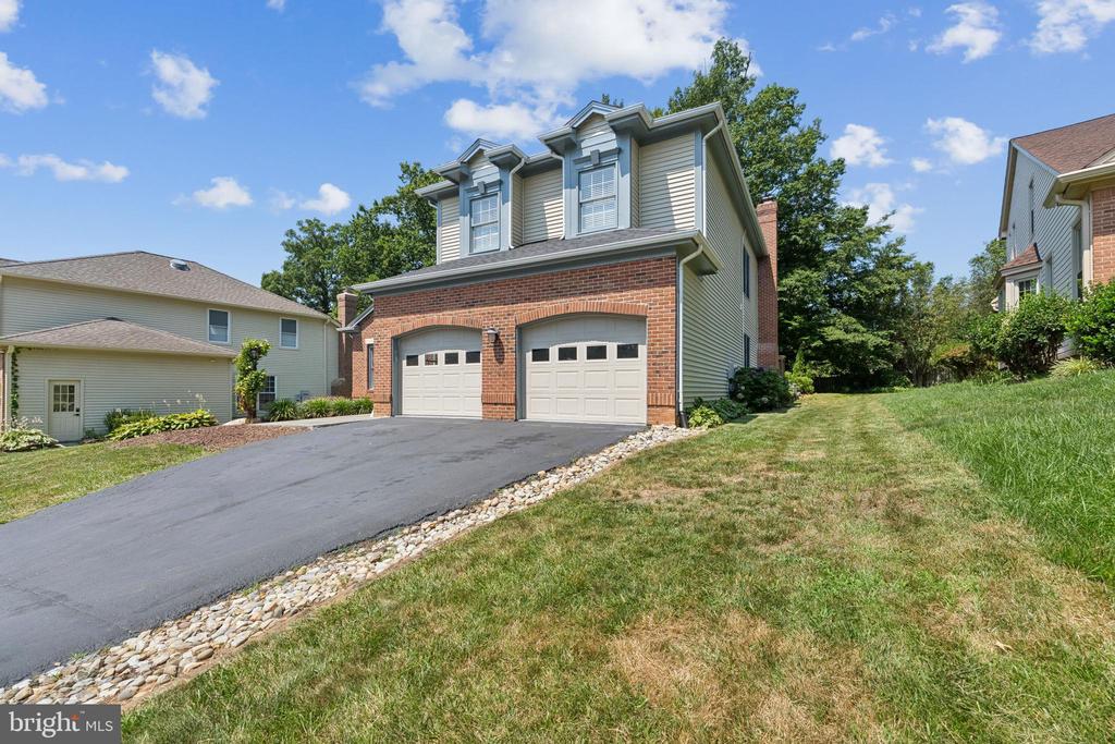 Fairfax Station, Virginia, 22039, United States, 5 Bedrooms Bedrooms, ,4 BathroomsBathrooms,Residential,For Sale,1887245