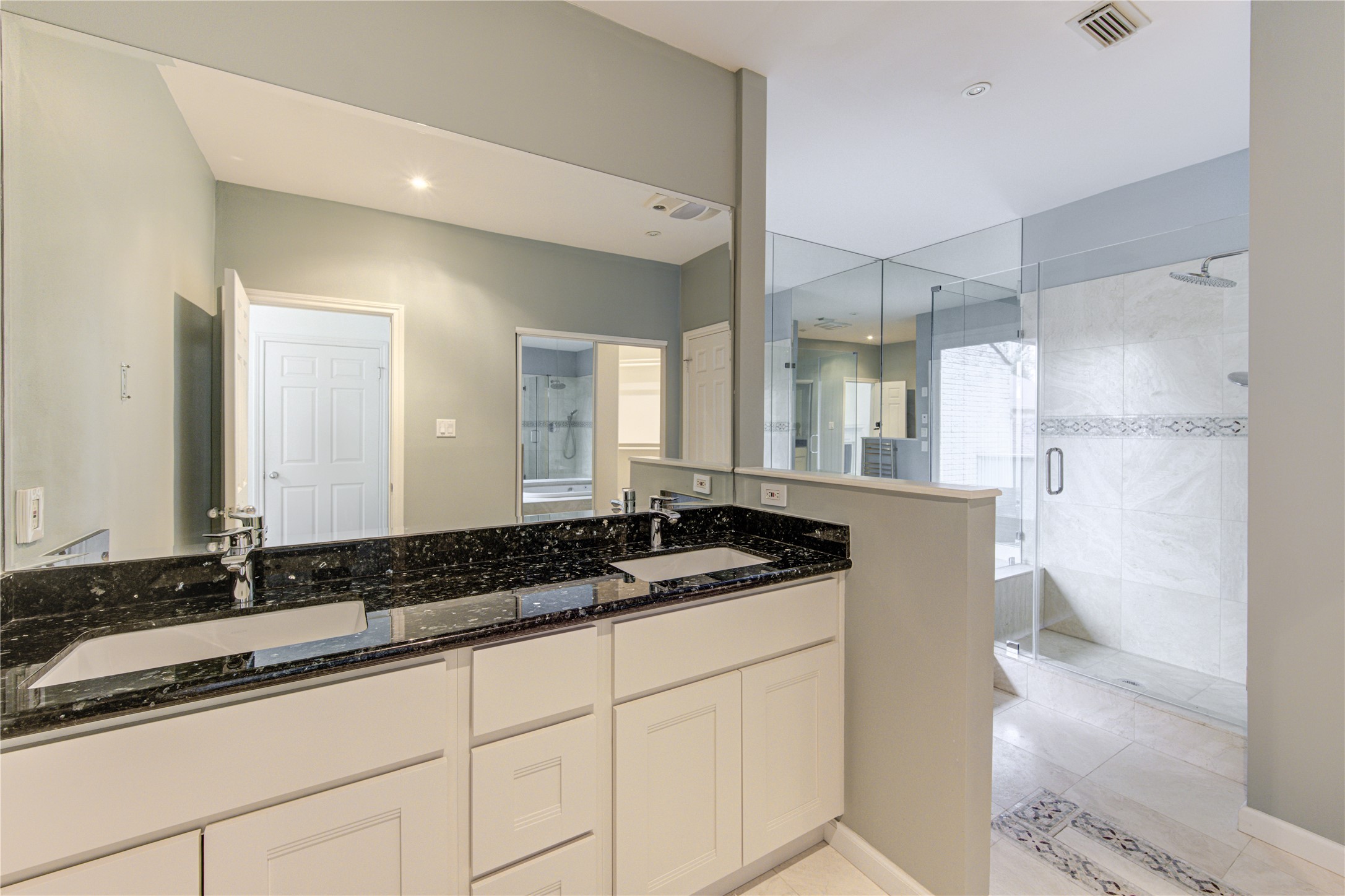  2524 Nantucket Drive B - 物件實景