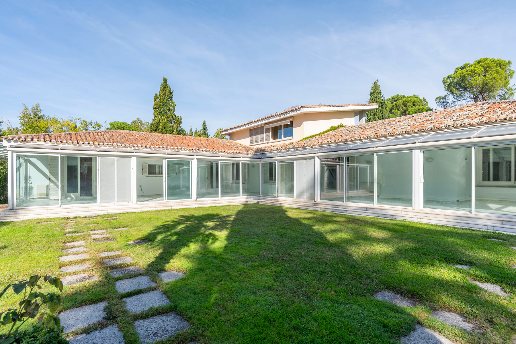  A residence with extraordinary transformation potential in La Florida - 物件實景