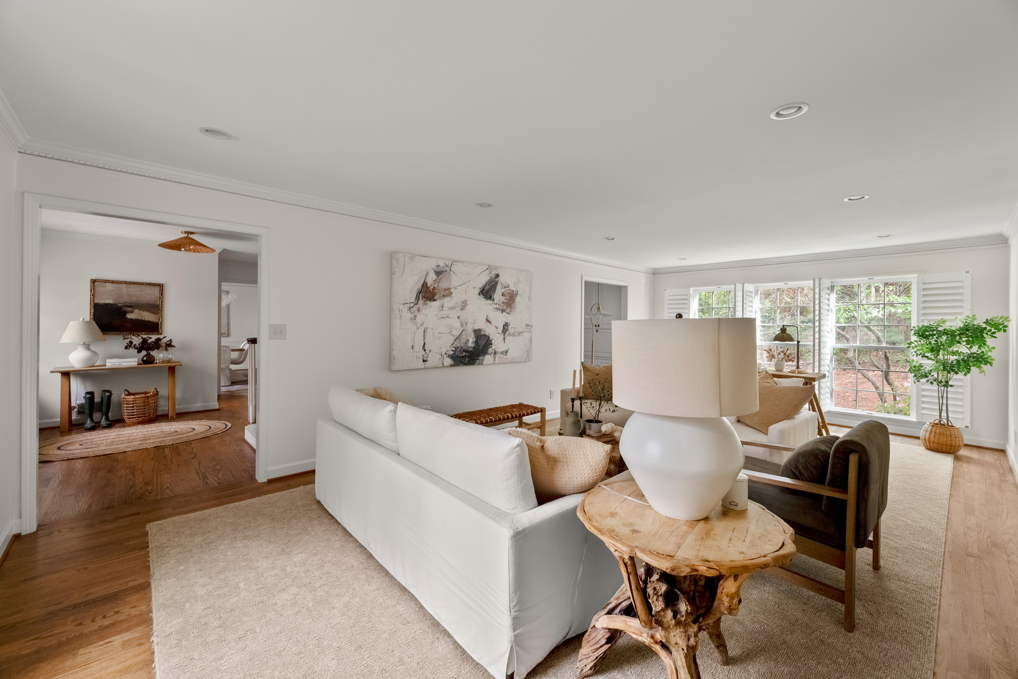  Beautifully Reimagined and Meticulously Maintained Home - 物件實景