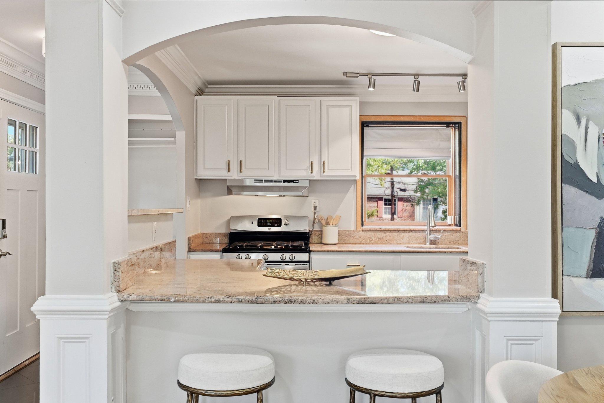  230 Aspen Street, Alexandria, VA, 22305 - 物件實景
