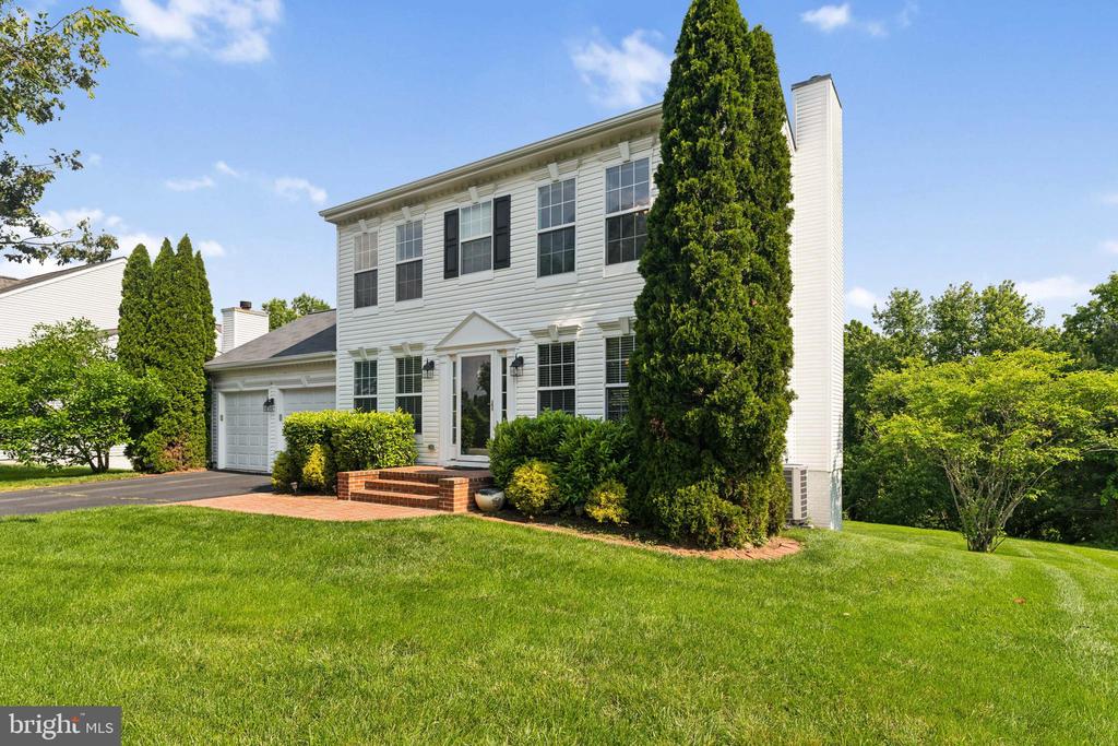 Round Hill, Virginia, 20141, United States, 4 Bedrooms Bedrooms, ,3 BathroomsBathrooms,Residential,For Sale,1944967