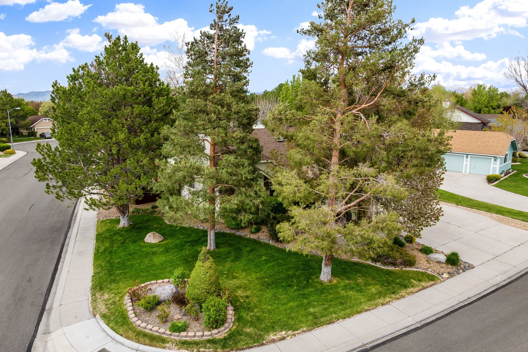  Windhaven Home with Designer Kitchen and Extensive Upgrades - 物件實景