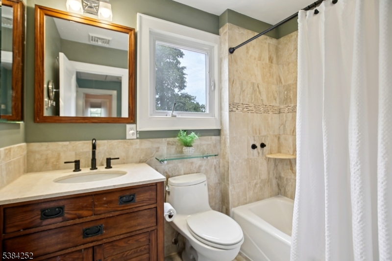 Cranford Twp., New Jersey, 07016, United States, 3 Bedrooms Bedrooms, ,2 BathroomsBathrooms,Residential,For Sale,1950969