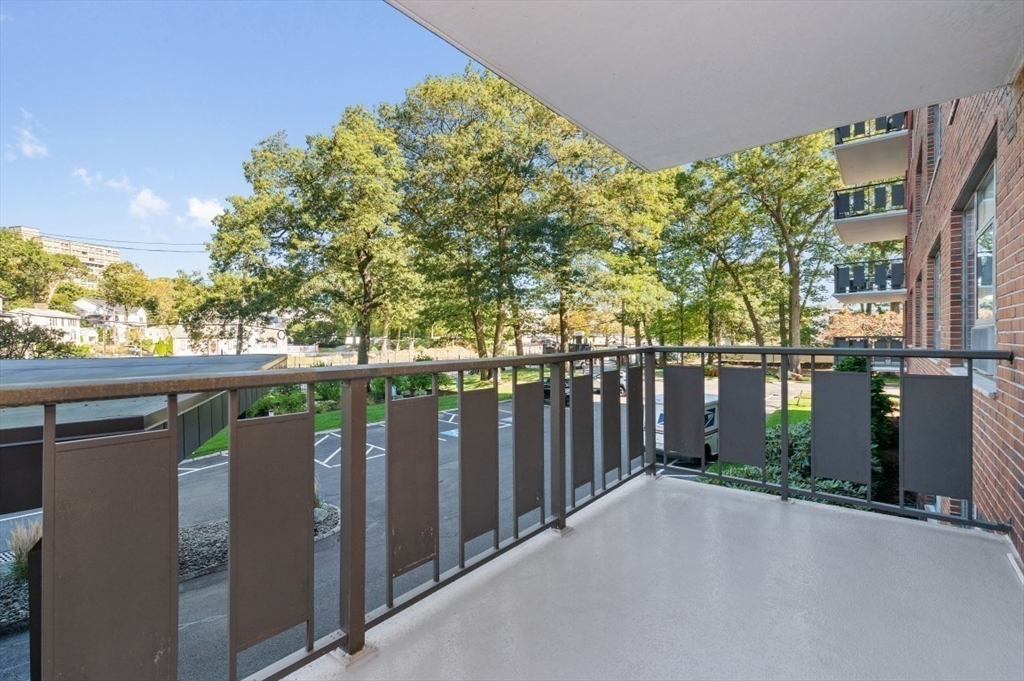 Newton, Massachusetts, 02467, United States, 1 Bedroom Bedrooms, ,2 BathroomsBathrooms,Residential,For Sale,1960805