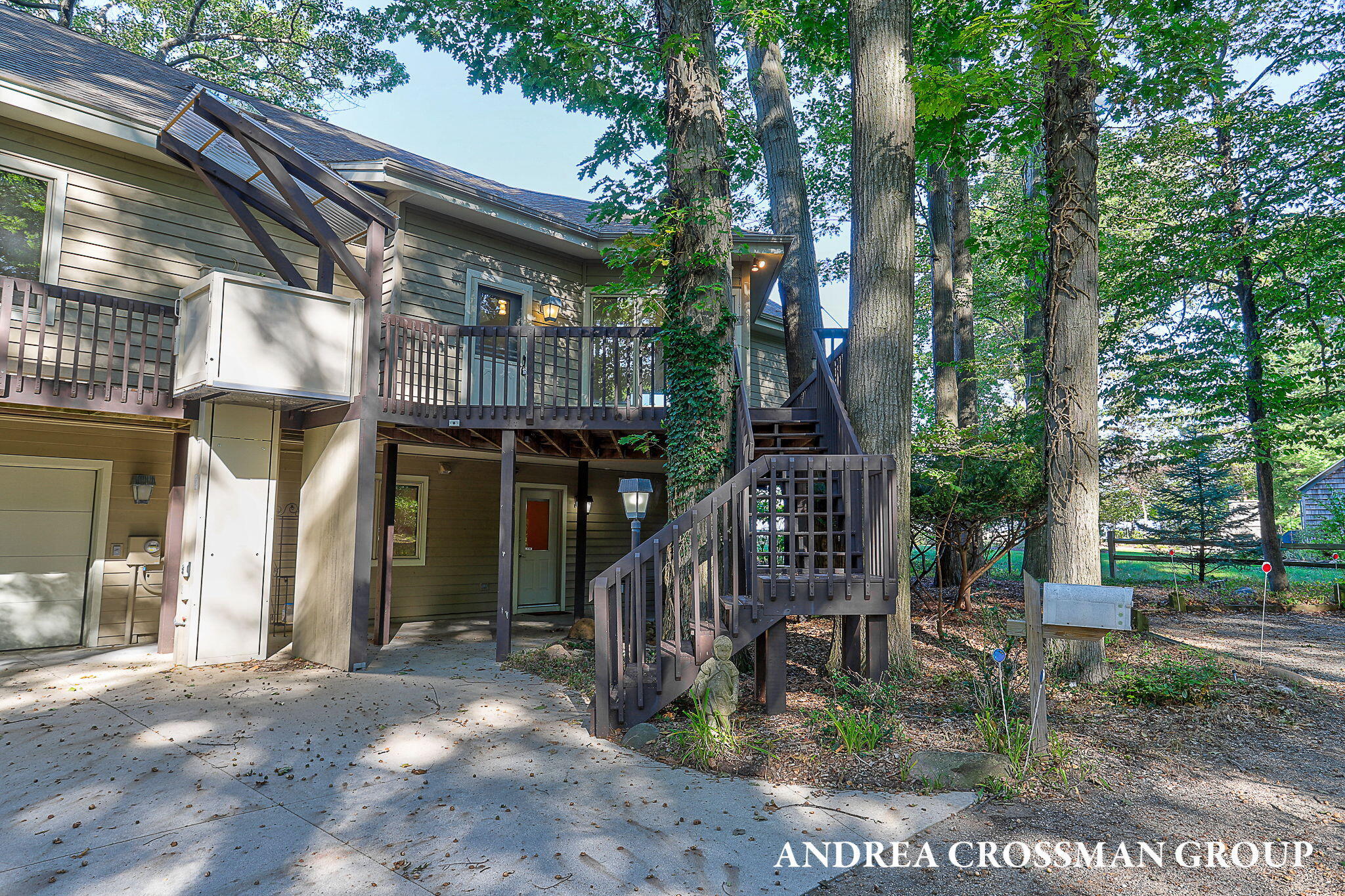 Fennville, Michigan, 49408, United States, 4 Bedrooms Bedrooms, ,3 BathroomsBathrooms,Residential,For Sale,1950968