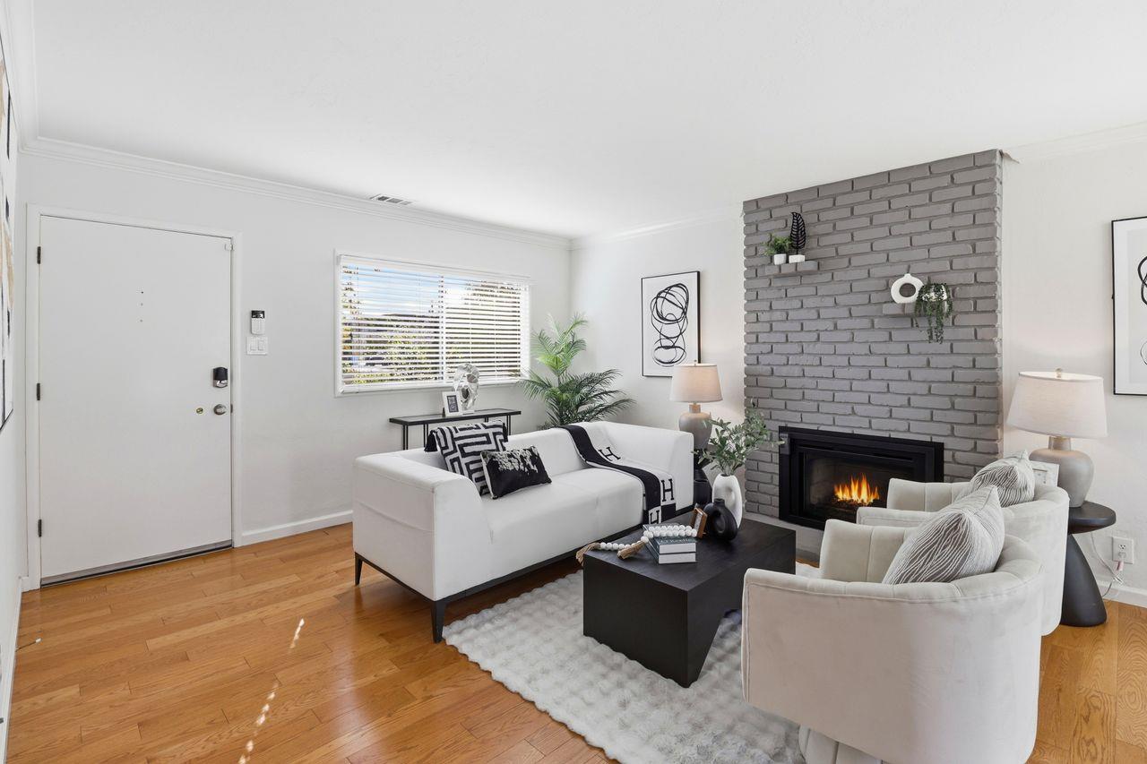 Belmont, California, 94002, United States, 3 Bedrooms Bedrooms, ,1 BathroomBathrooms,Residential,For Sale,1989201