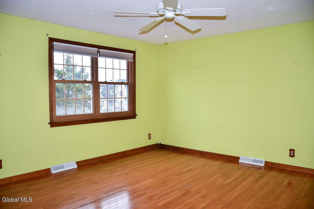 Colonie, New York, 12047, United States, 4 Bedrooms Bedrooms, ,3 BathroomsBathrooms,Residential,For Sale,1991402