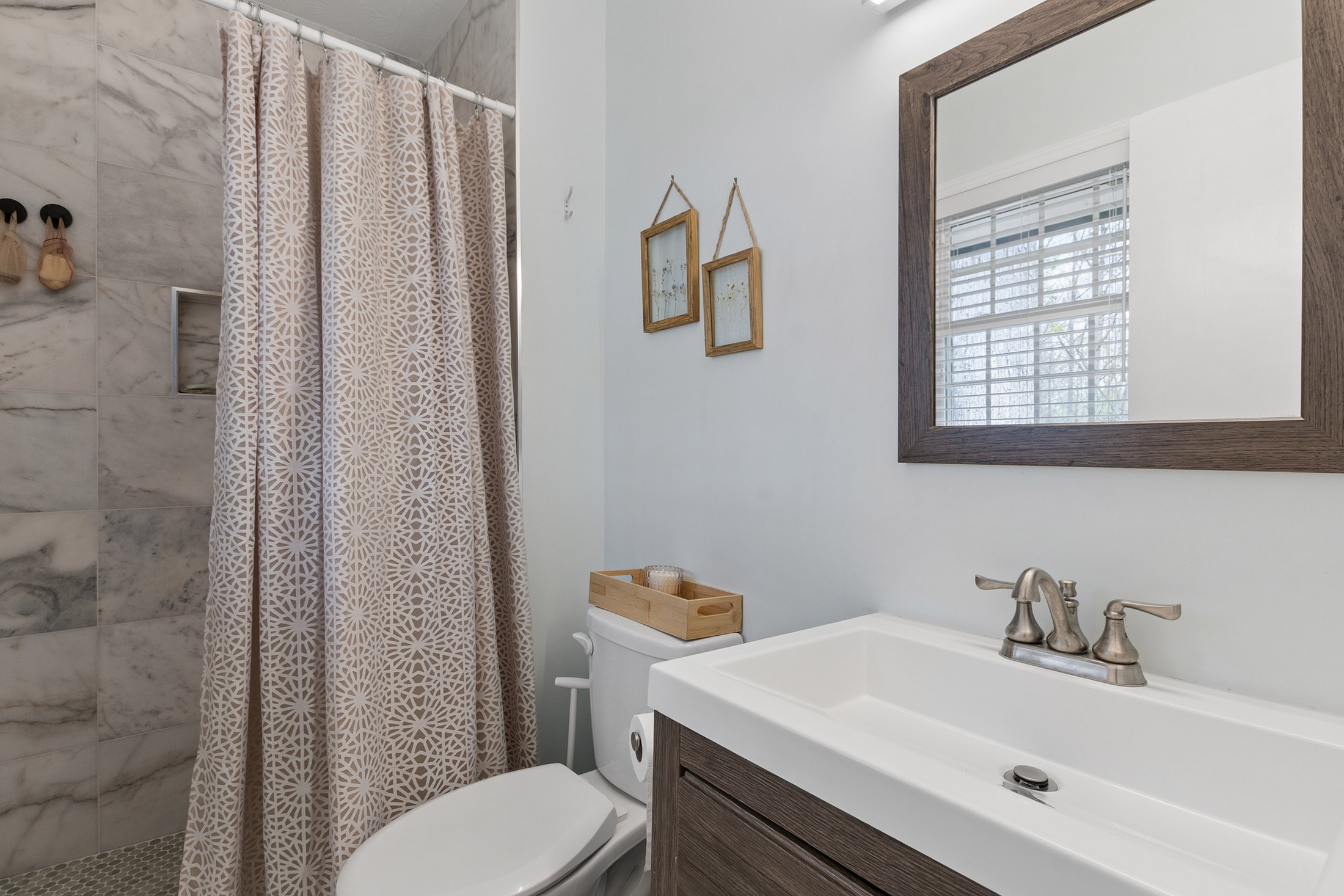  Charming Brick Ranch Nestled in Desirable Lockridge Forest Community - 物件實景