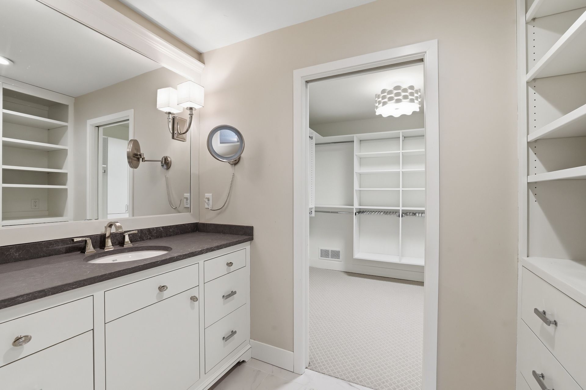  Renovated Townhome with Panoramic Views of Cedar Lake - 物件實景