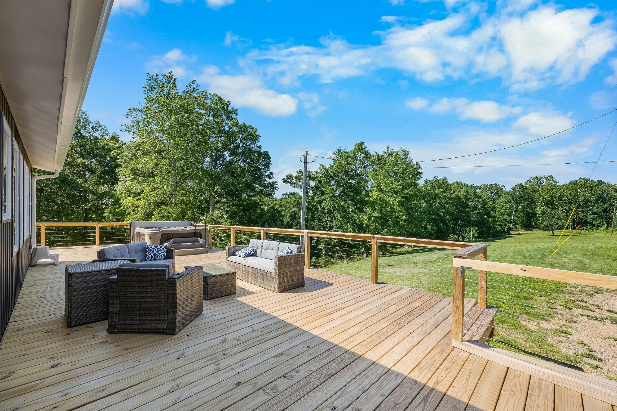 Dover, Tennessee, 37058, United States, 2 Bedrooms Bedrooms, ,2 BathroomsBathrooms,Residential,For Sale,2007547