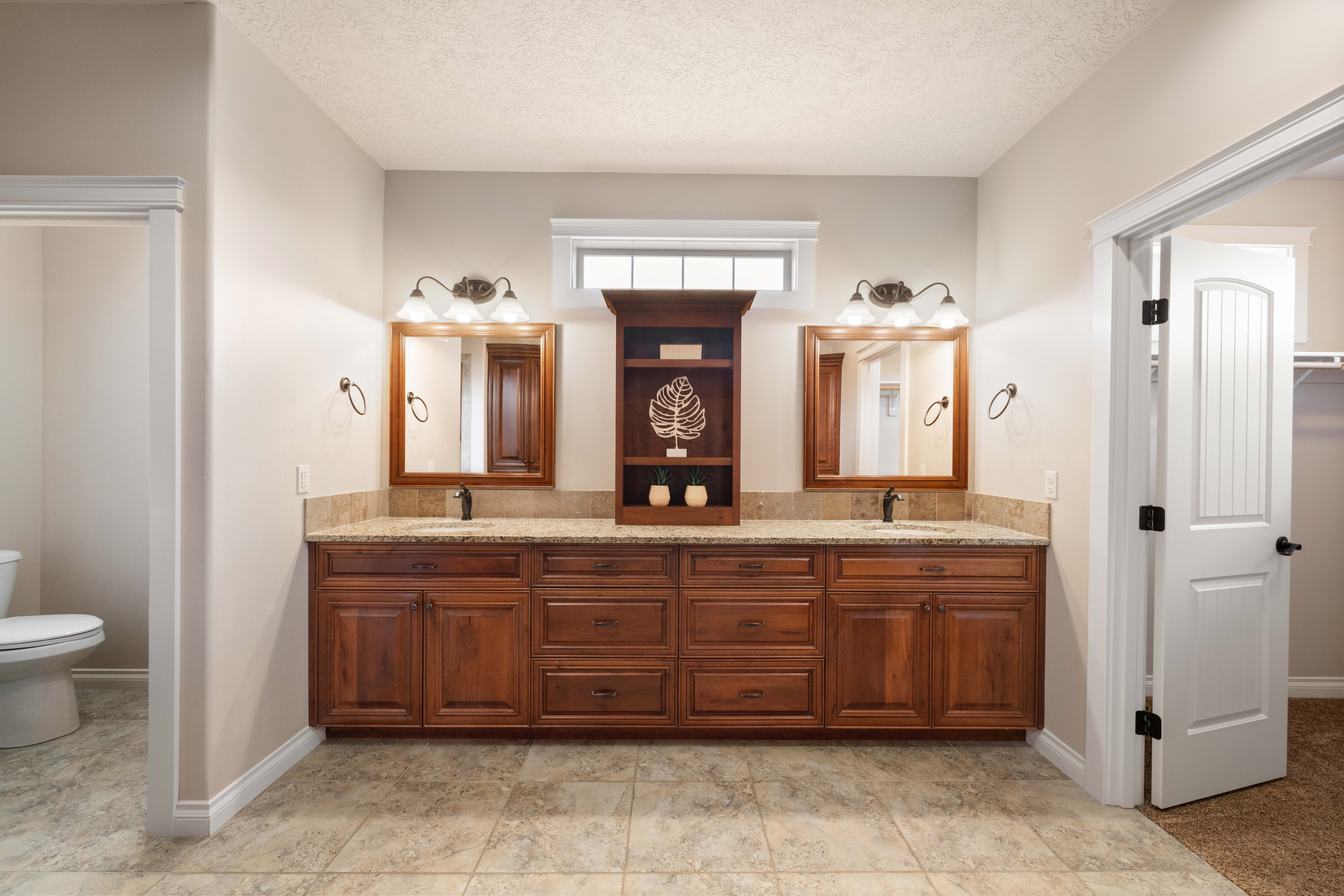  Custom Built on 1 Acre - 物件實景