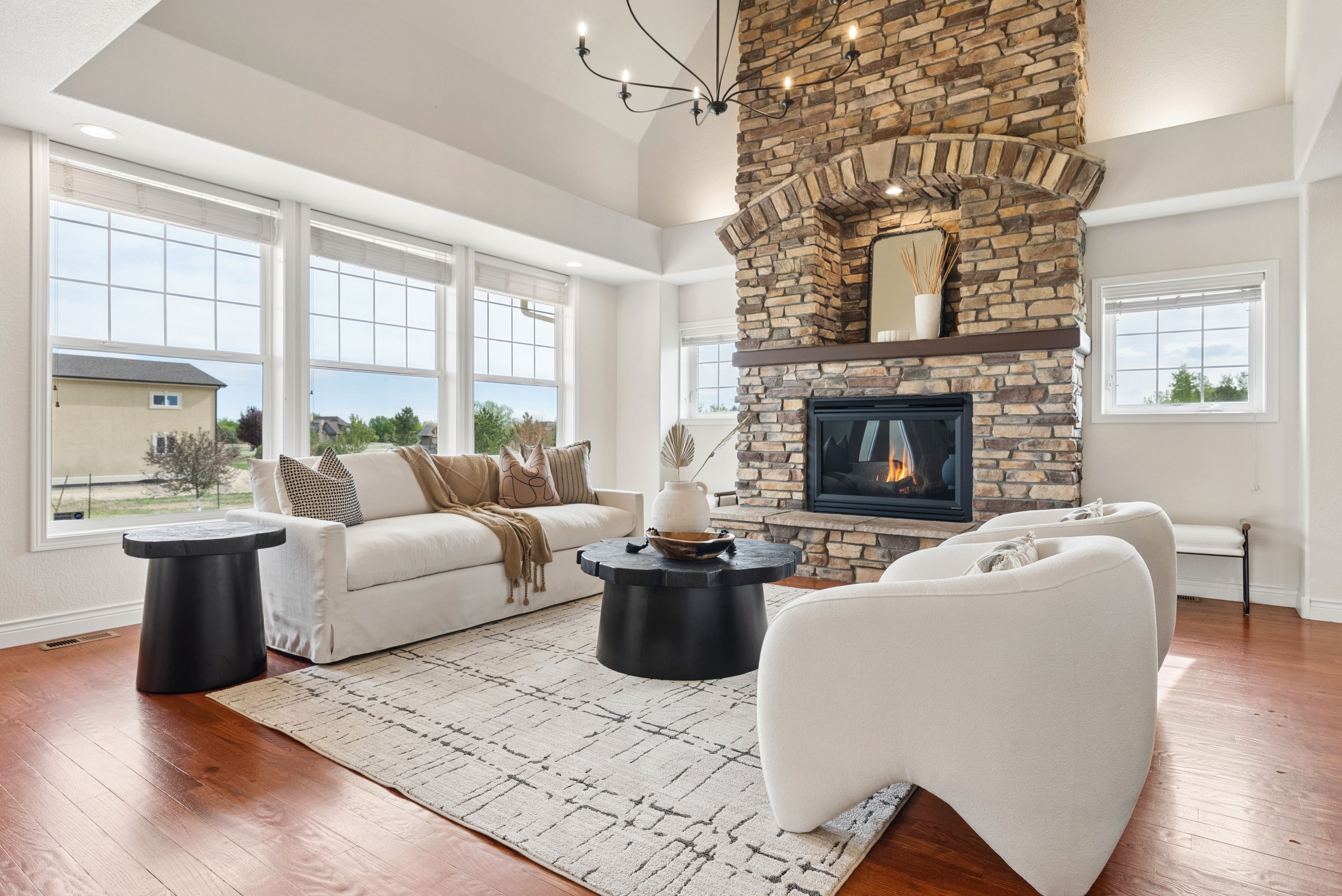  Exceptional Soaring Eagle Ranch Home - 物件實景