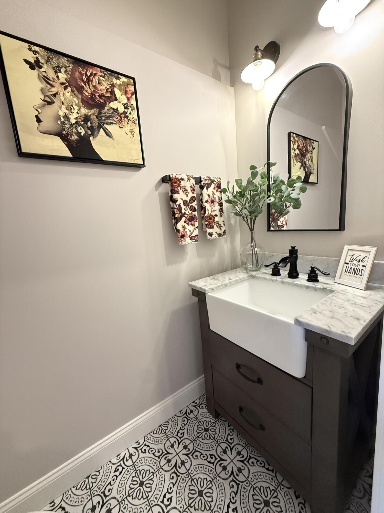Plattsburgh, New York, 12901, United States, 2 Bedrooms Bedrooms, ,4 BathroomsBathrooms,Residential,For Sale,2048492