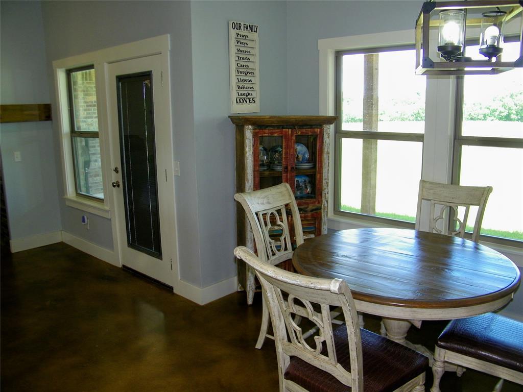Kingfisher, Oklahoma, 73750, United States, 4 Bedrooms Bedrooms, ,3 BathroomsBathrooms,Residential,For Sale,1973899