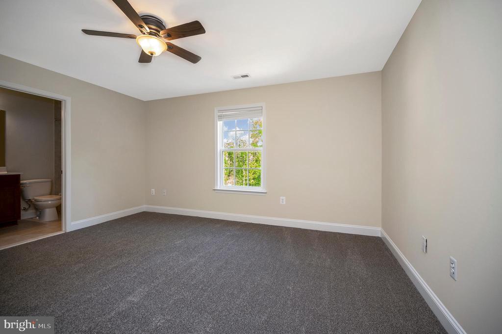 Stafford, Virginia, 22554, United States, 5 Bedrooms Bedrooms, ,5 BathroomsBathrooms,Residential,For Sale,2047982