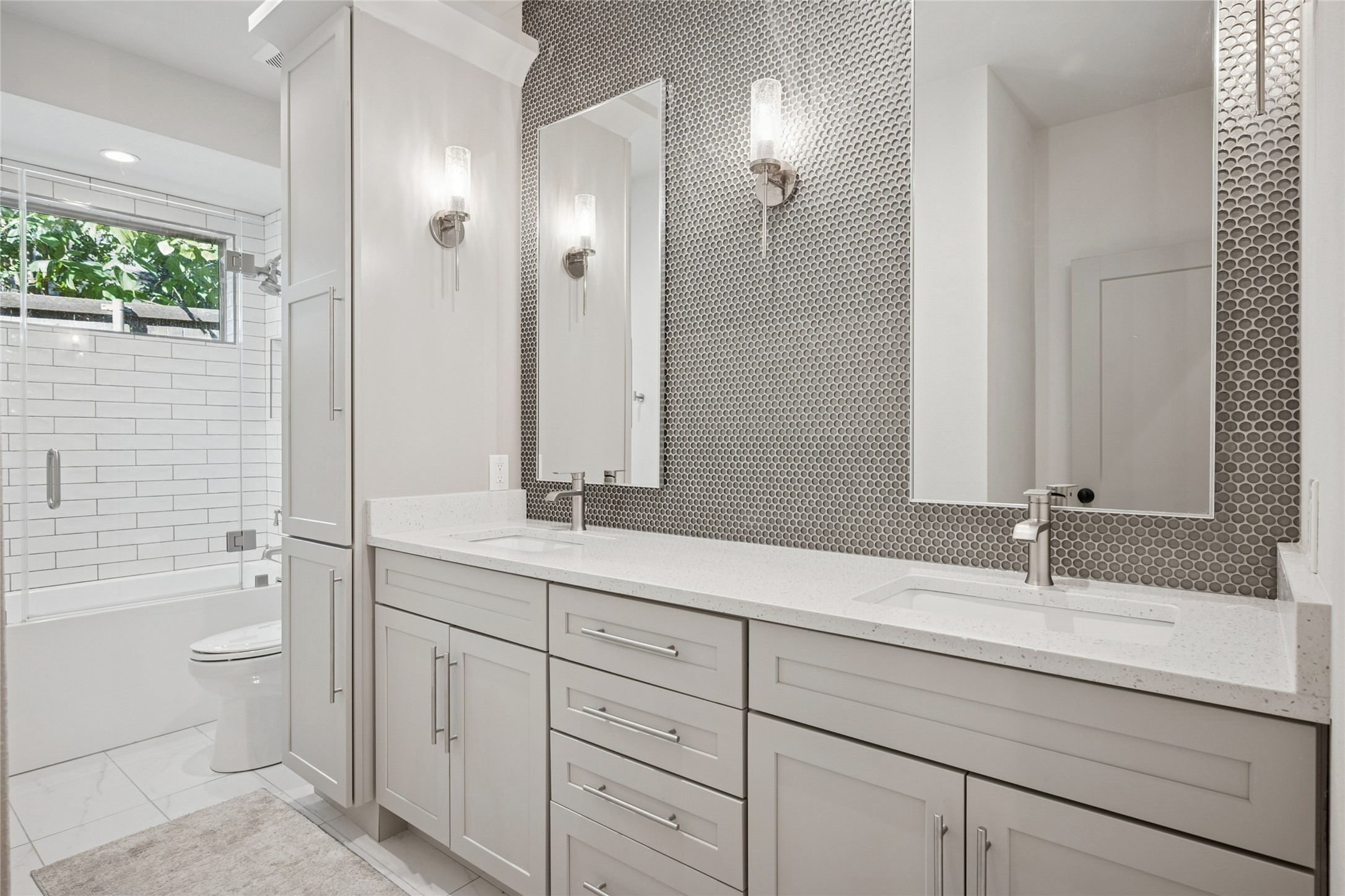 Highland Village, Texas, 75077, United States, 4 Bedrooms Bedrooms, ,3 BathroomsBathrooms,Residential,For Sale,1989492