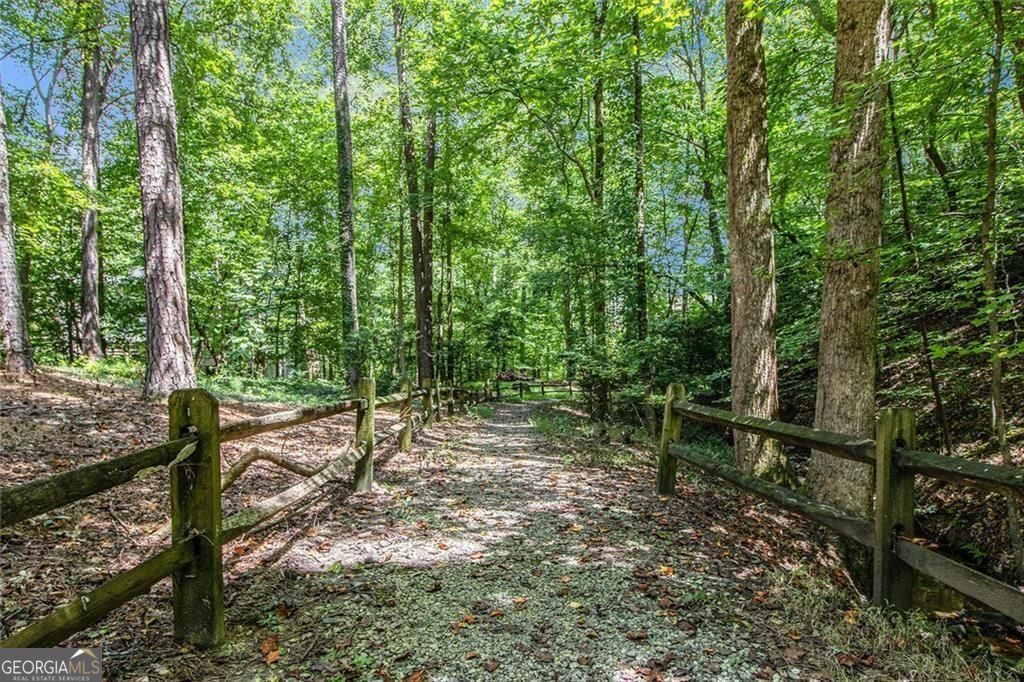 Roswell, Georgia, 30075, United States, 6 Bedrooms Bedrooms, ,4 BathroomsBathrooms,Residential,For Sale,1910371