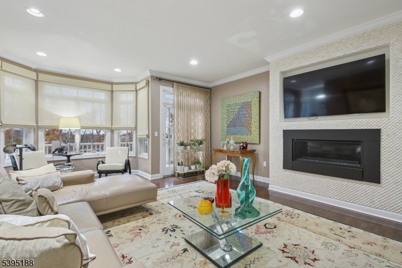 West Orange Twp., New Jersey, 07052, United States, 3 Bedrooms Bedrooms, ,5 BathroomsBathrooms,Residential,For Sale,1990318