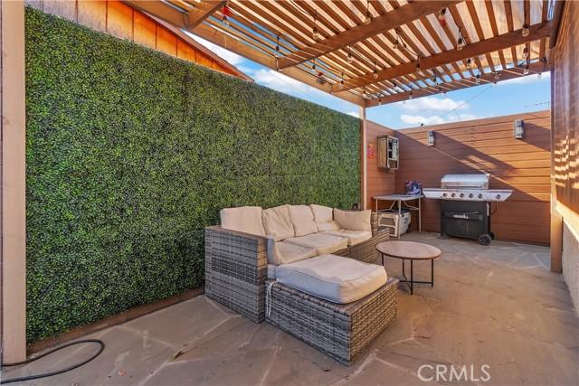 Commerce, California, 90040, United States, 1 Bedroom Bedrooms, ,1 BathroomBathrooms,Residential,For Sale,2015348