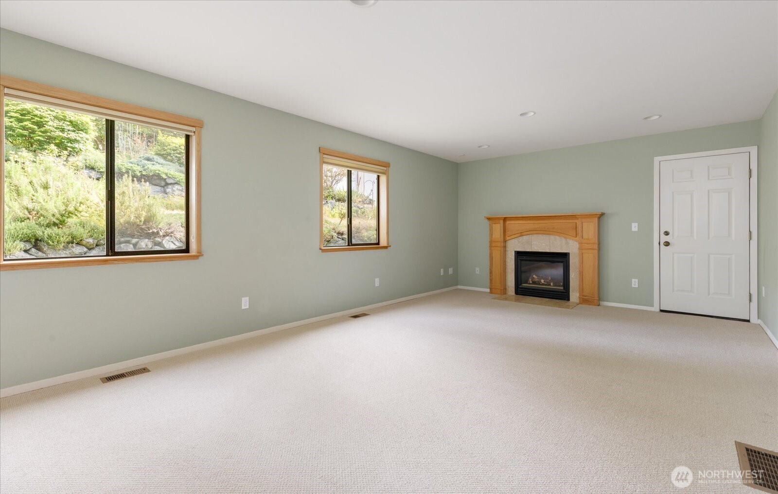 Oak Harbor, Washington, 98277, United States, 3 Bedrooms Bedrooms, ,1 BathroomBathrooms,Residential,For Sale,1868219