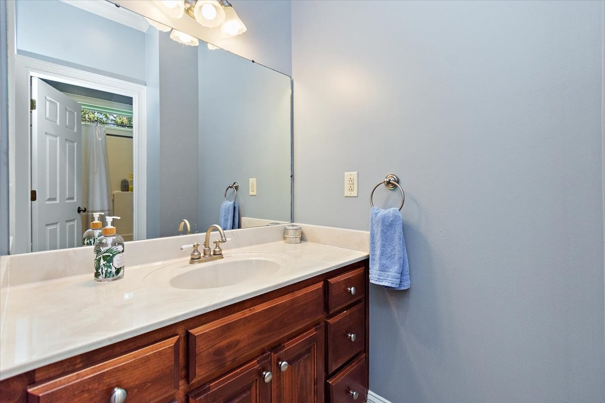 Leoma, Tennessee, 38468, United States, 3 Bedrooms Bedrooms, ,3 BathroomsBathrooms,Residential,For Sale,1938715