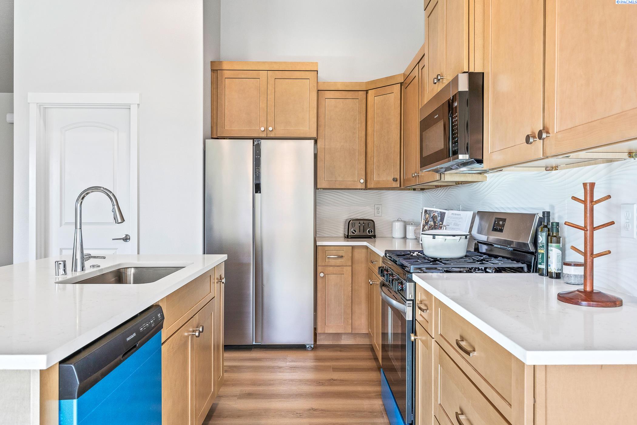 Kennewick, Washington, 99338, United States, 3 Bedrooms Bedrooms, ,1 BathroomBathrooms,Residential,For Sale,1969367