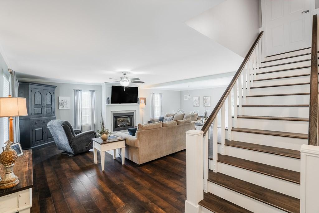 CHATSWORTH, Georgia, 30705, United States, 3 Bedrooms Bedrooms, ,3 BathroomsBathrooms,Residential,For Sale,1965219