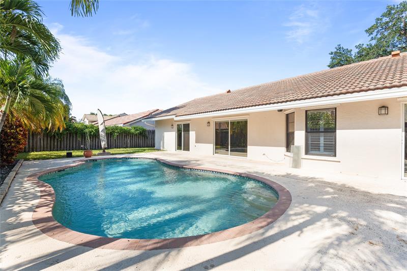 Plantation, Florida, 33322, United States, 4 Bedrooms Bedrooms, ,2 BathroomsBathrooms,Residential,For Sale,1829242